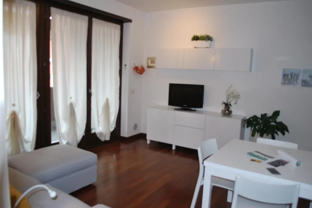 Lovely Apartment Verona 0*,